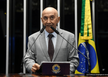 Confucio Moura expressa preocupacao com a politica armamentista © Jefferson RudyAgencia Senado O Diário de Notícias do País!