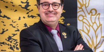 Dr. Gabriel Lopes