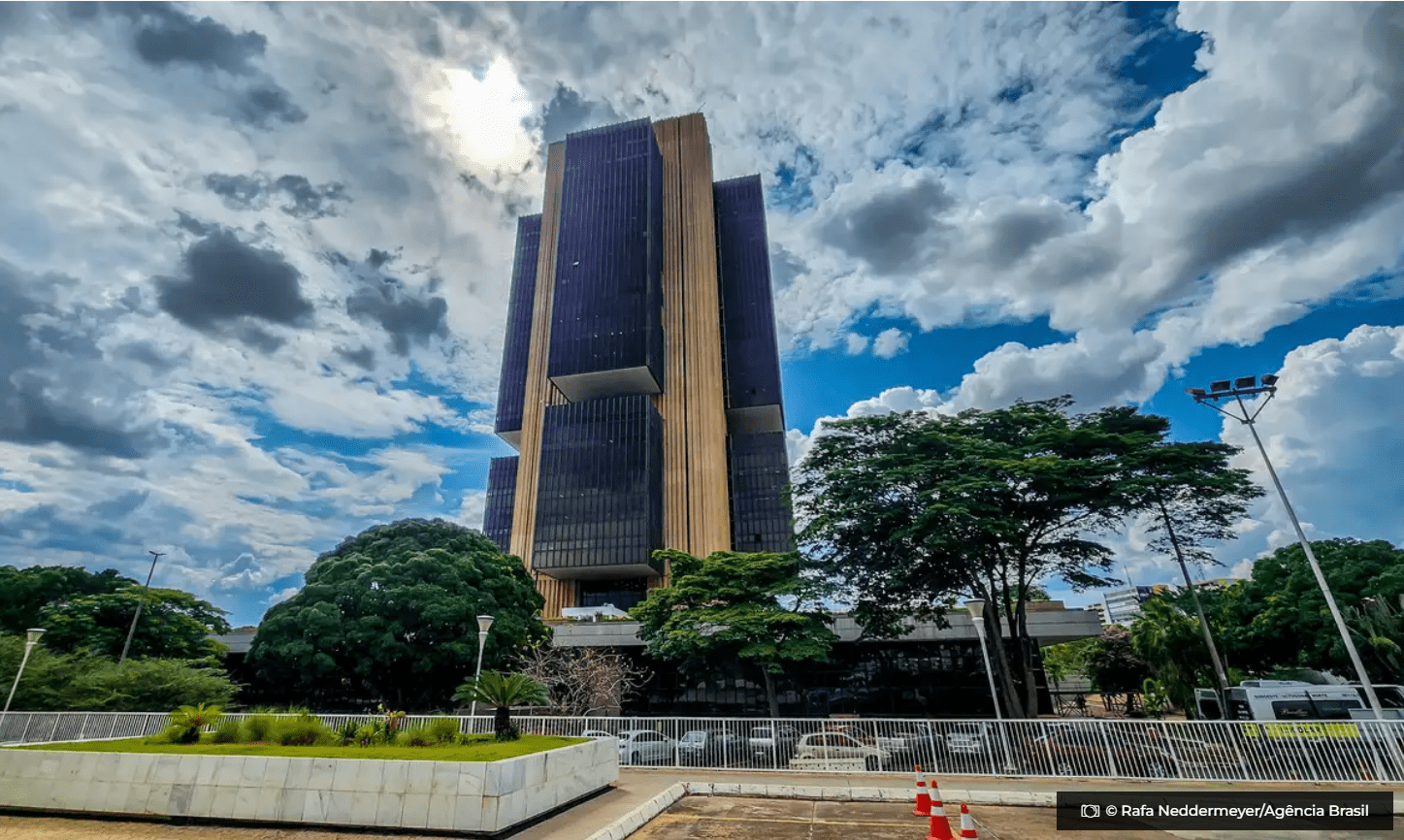 Brasileiros ainda nao sacaram R 779 bi de valores a receber © Rafa Neddermeyer Agencia Brasil O Diário de Notícias do País!