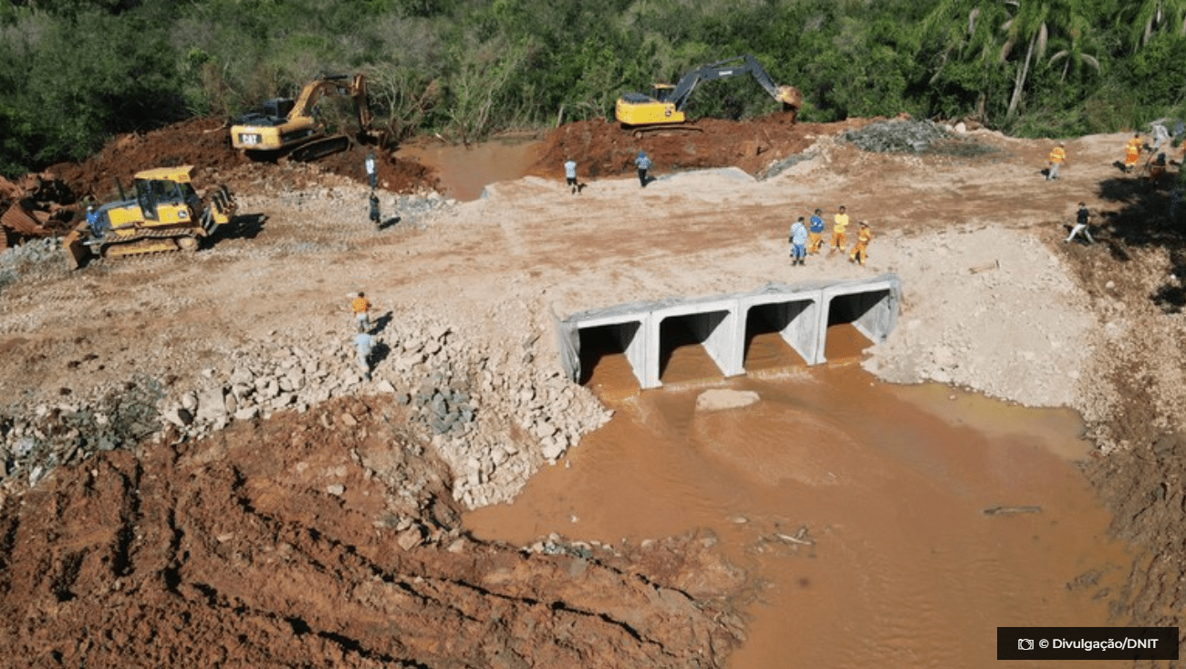 Equipes restabelecem trafego no km 132 da BR 290 RS em Eldorado do Sul © DNIT O Diário de Notícias do País!