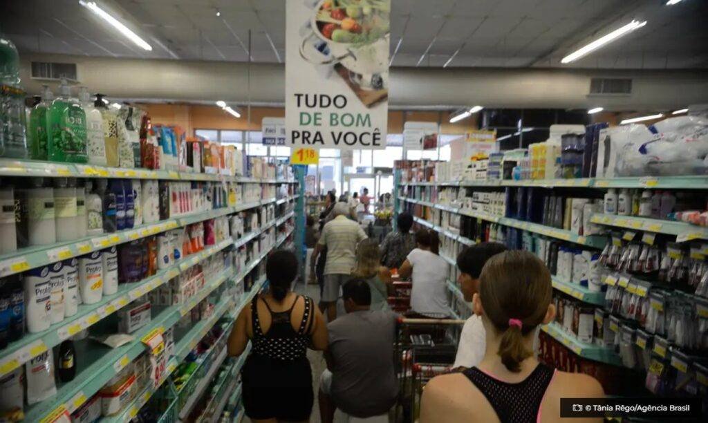 Intencao de Consumo das Familias avanca 13 em maio © Tania RegoAgencia Brasil O Diário de Notícias do País!