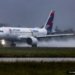 Alagamento em pista do aeroporto de Canoas nao atrapalha voos Aviao da Latam © Rafa Neddermeyer I Via Agencia Brasil 2 O Diário de Notícias do País!