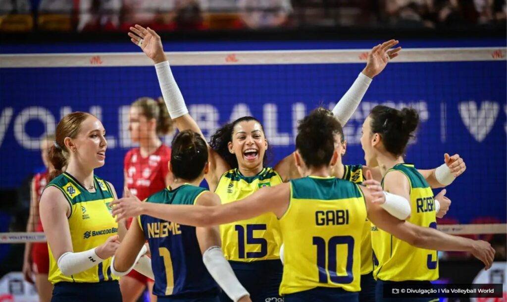 Brasil vira sobre Polonia e vai as quartas da Liga das Nacoes Feminina © Divulgacao I Via Volleyball World O Diário de Notícias do País!