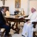 Haddad presenteia papa Francisco com cuia de chimarrao © Ministerio FazendaX O Diário de Notícias do País!