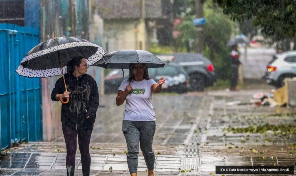 Inmet Regiao Sul tem cinco alertas para temporais nesta segunda feira © Rafa Neddermeyer I Via Agencia Brasil O Diário de Notícias do País!