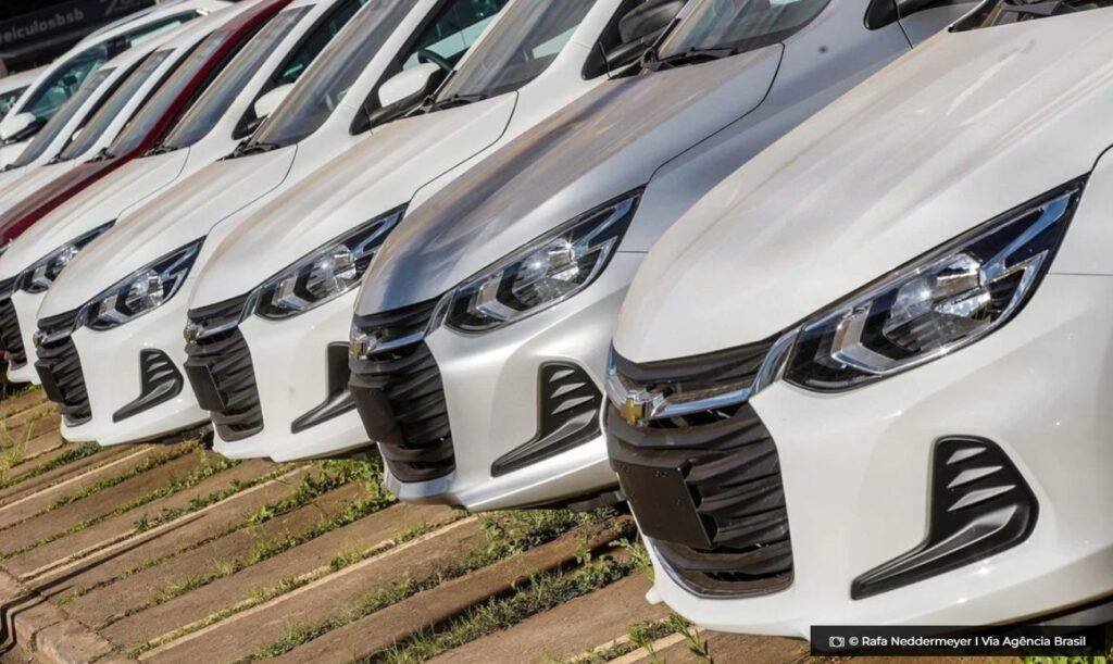 Venda de carros na Cidade do Automovel em Brasilia. © Rafa Neddermeyer I Via Agencia Brasil O Diário de Notícias do País!