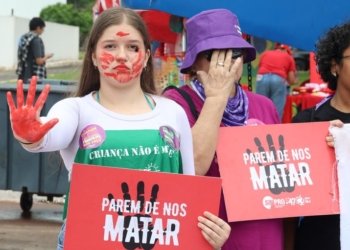 8 de março em Brasília: mulheres clamam por fim ao feminicídio e justiça social