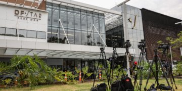 Ataques a jornalistas expõem liberdade de imprensa em risco na cobertura de Bolsonaro.