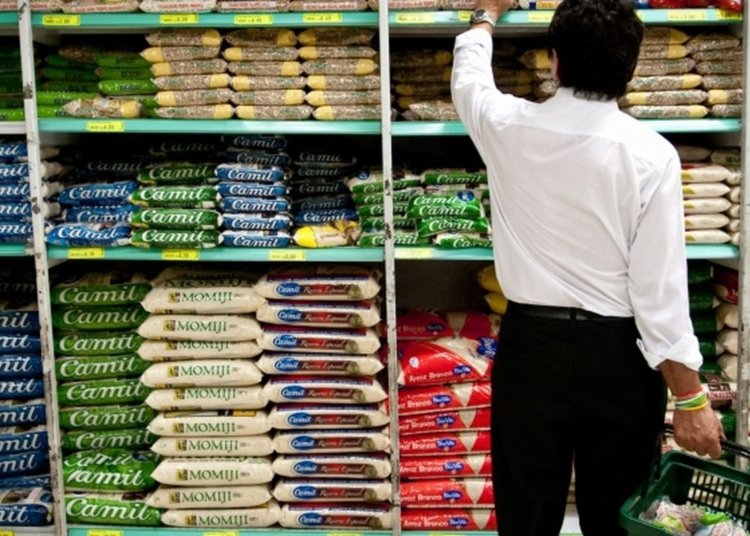 Cesta básica: alta em 14 capitais em fevereiro e salário mínimo defasado