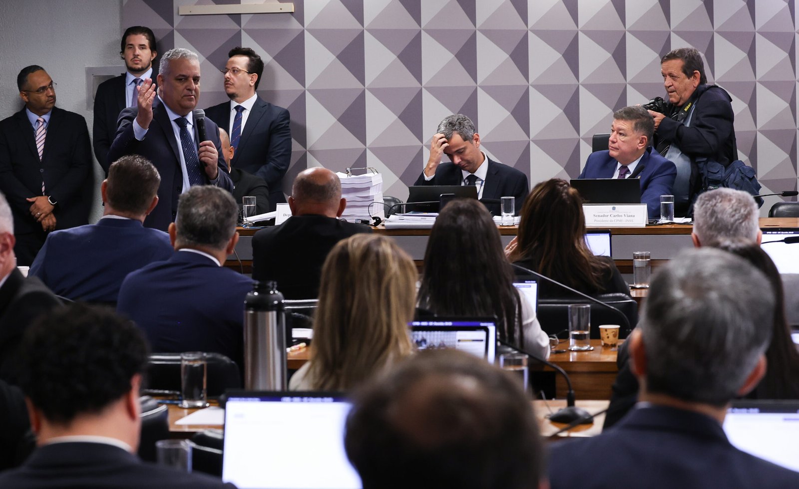 Comissão do INSS termina trabalhos sem conclusão após sete meses de investigação