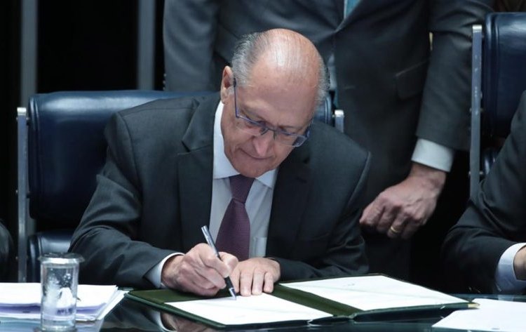 Congresso Nacional promulga acordo Mercosul-UE, impulsionando economia e comércio global