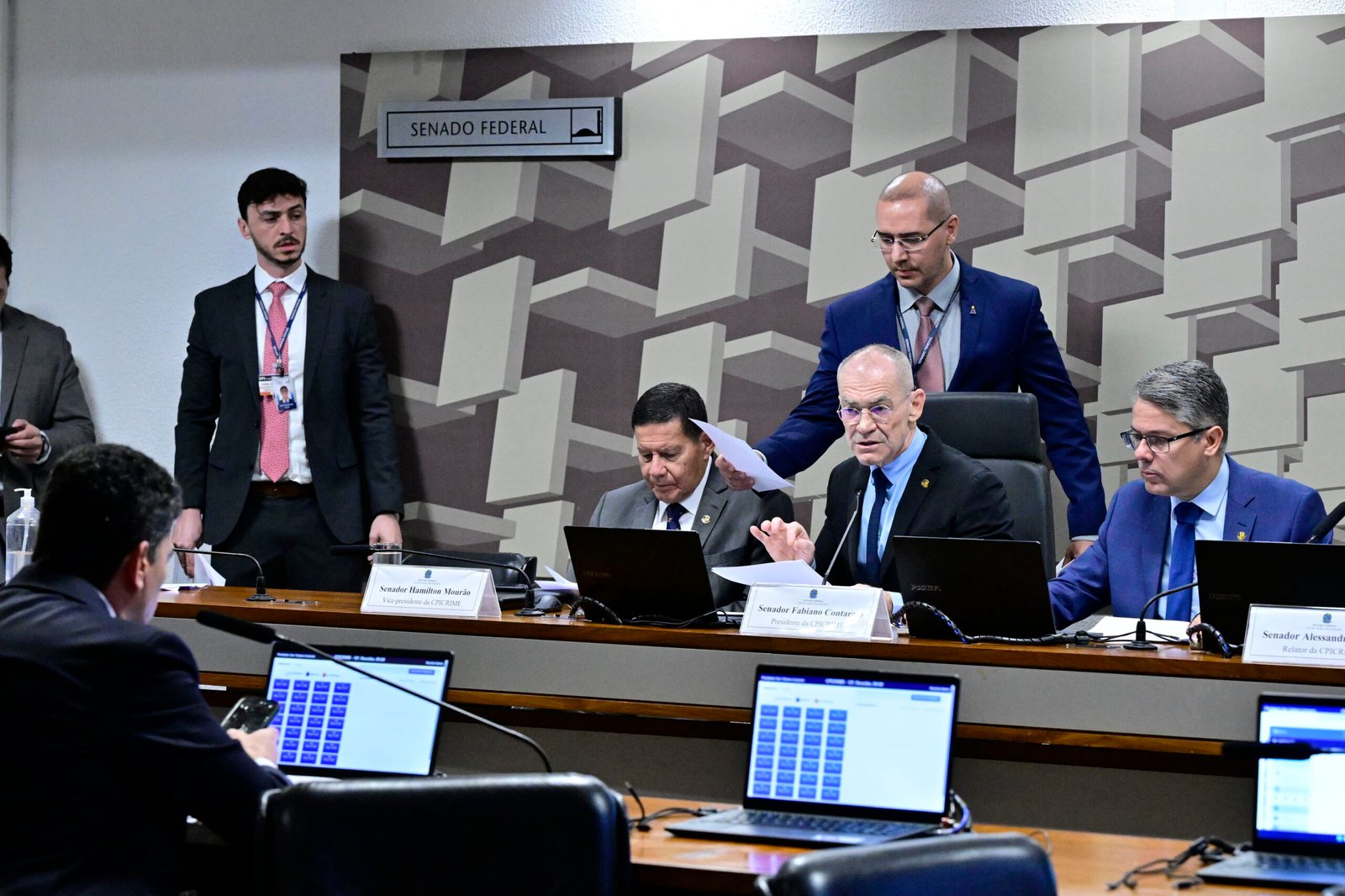 CPI do Crime aprova mais de 20 requerimentos e mira braço financeiro do PCC na Faria Lima