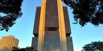 CPI do crime ouve ex-chefe do BC e jornalista sobre 6 crimes e fraudes no Banco Master