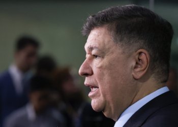 Decisão do STF força Carlos Viana a votar relatório final da CPMI do INSS com urgência