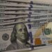 Dólar recua para R$ 5,24 em dia de volatilidade; Ibovespa tem pior semana desde 2022