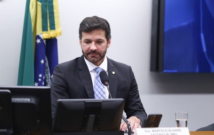 Emprega Turismo avança na Câmara: trabalho formal e Bolsa Família mantido para contratados