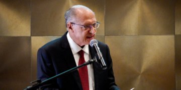 Geraldo Alckmin deixa ministério para 2026, mas mantém vice-presidência
