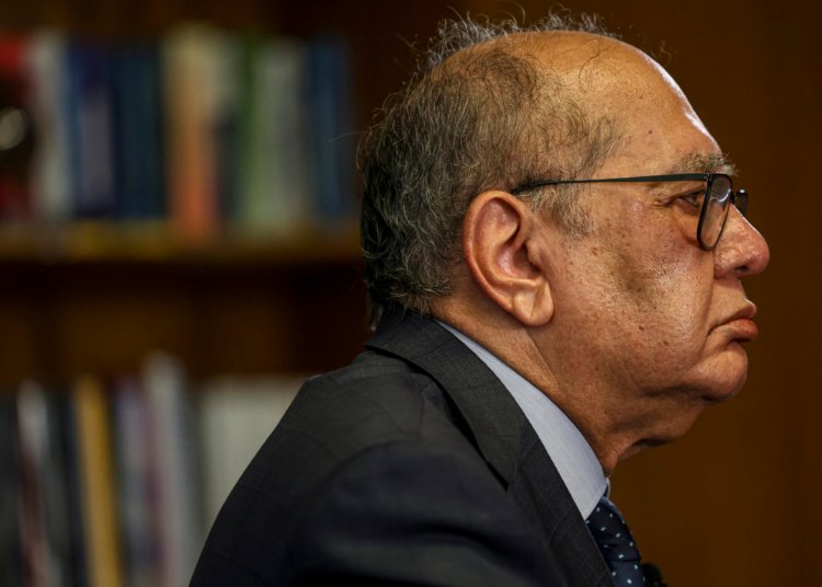 Mendes critica vazamentos e ilegalidade de transferência de banqueiro, mas mantém prisão