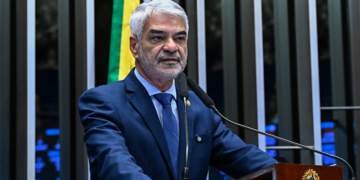 Senador Humberto Costa alerta para aumento de 15% em feminicídios e critica lentidão da justiça