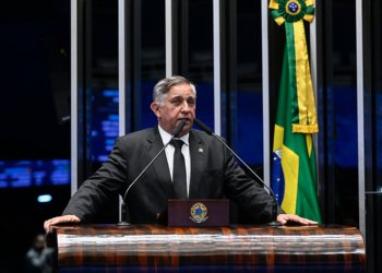 Senador Izalci defende prisão domiciliar de 90 dias a Bolsonaro por razões de saúde