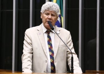 Câmara aprova lei que obriga governo a facilitar transição ordenada entre mandatos