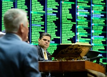 Congresso aprova redução de penas para envolvidos nos atos de 8 de janeiro