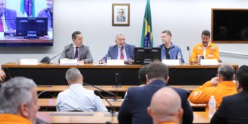 Especialistas revelam: Petrobras mantém preço estável há 637 dias, mas distribuidoras elevam