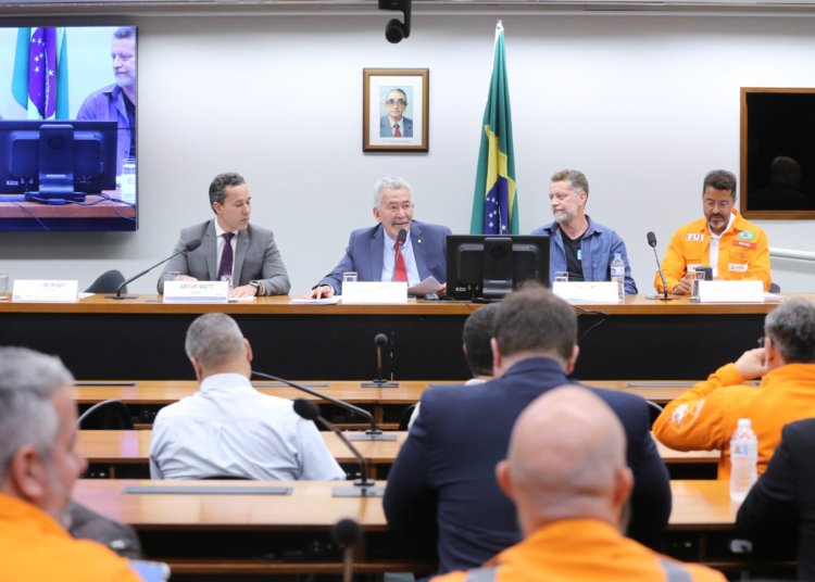 Especialistas revelam: Petrobras mantém preço estável há 637 dias, mas distribuidoras elevam