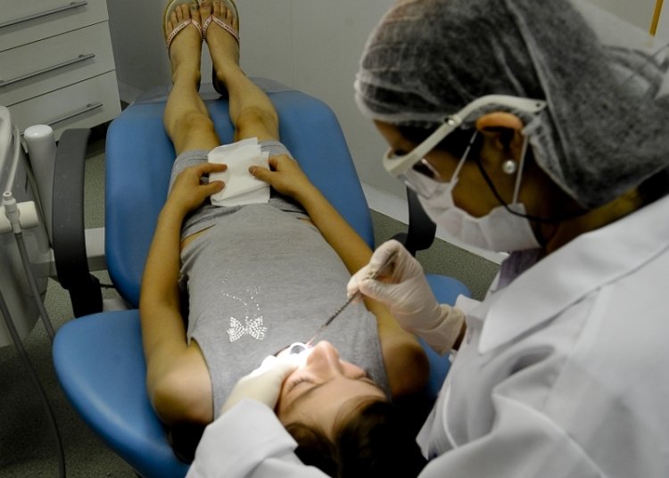 Iniciativa busca jovens para tratamento dental gratuito em todo o Brasil