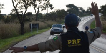 PRF reforça segurança nas rodovias no feriado do Dia do Trabalho: foco em prevenção