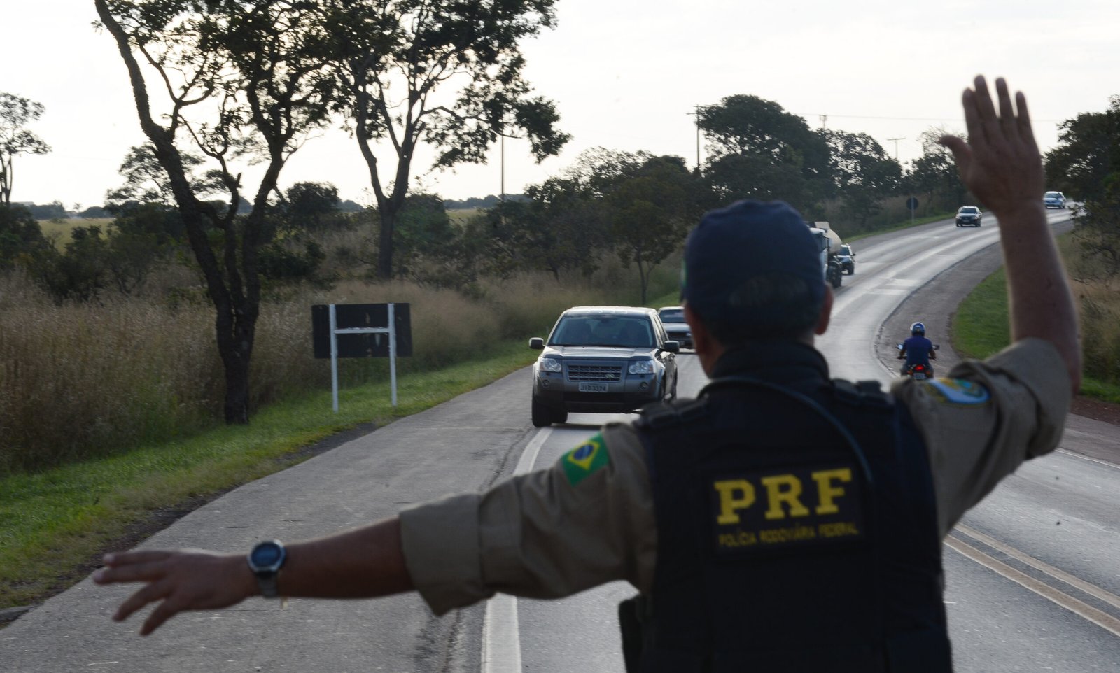 PRF reforça segurança nas rodovias no feriado do Dia do Trabalho: foco em prevenção