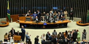 Senador Magno Malta é hospitalizado após mal-estar; estado de saúde atualizado