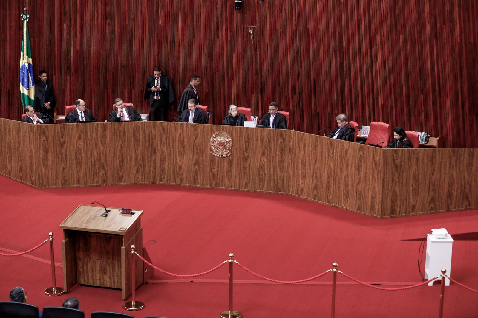 TSE cassa governador de roraima, declara ex-governador inelegível e ordena novas eleições