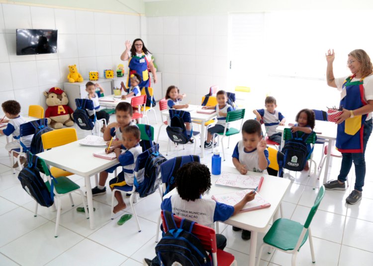 Uma em cada dez crianças de 4 e 5 anos está fora da escola em 876 municípios brasileiros