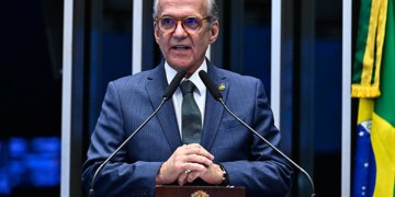 Comissão do Senado aprova reajuste do piso salarial para médicos e dentistas