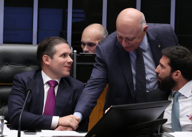 Especialistas e municípios criticam projeto de lei sobre minerais críticos