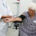 Geração prateada dominará metade do consumo em saúde até 2044
