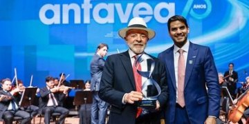 Lula destaca papel da indústria automotiva no desenvolvimento econômico do Brasil