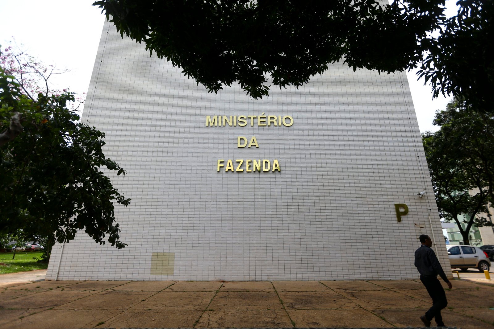 Ministério da Fazenda alerta sobre golpes em sites falsos do Novo Desenrola