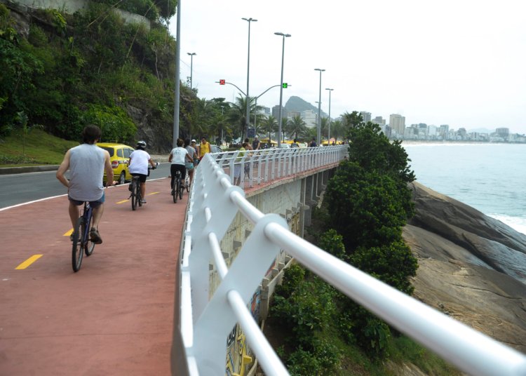 Prefeitura do Rio interdita Ciclovia Tim Maia devido à ressaca e ondas altas