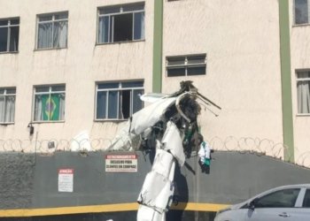 Acidente com avião bimotor deixa mortos em prédio de Belo Horizonte