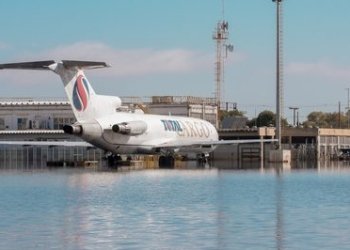Aeroporto Salgado Filho retoma operações e supera fluxo de passageiros pré-enchente