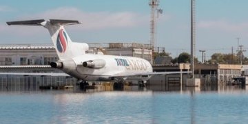 Aeroporto Salgado Filho retoma operações e supera fluxo de passageiros pré-enchente