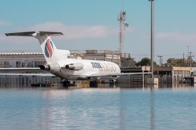 Aeroporto Salgado Filho retoma operações e supera fluxo de passageiros pré-enchente