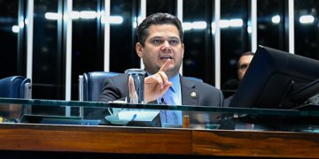 Alcolumbre adia votação de projetos sobre filantrópicas e danos morais no Senado