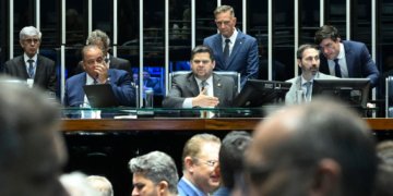 Alcolumbre promulga Lei da Dosimetria que altera cálculos de penas do 8 de janeiro