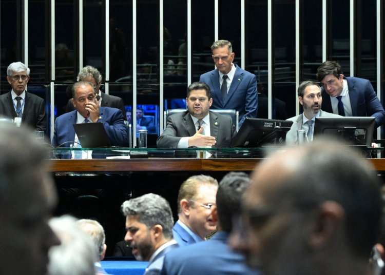 Alcolumbre promulga Lei da Dosimetria que altera cálculos de penas do 8 de janeiro