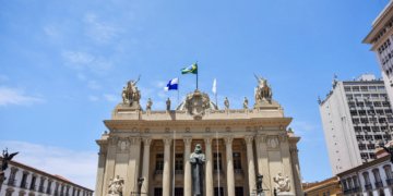 Alerj aprova projeto para banheiros neutros destinados a pessoas trans no RJ