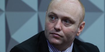 Alexandre de Moraes autoriza progressão de regime para hacker Walter Delgatti