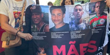 Ato na avenida paulista relembra duas décadas dos crimes de maio em São Paulo